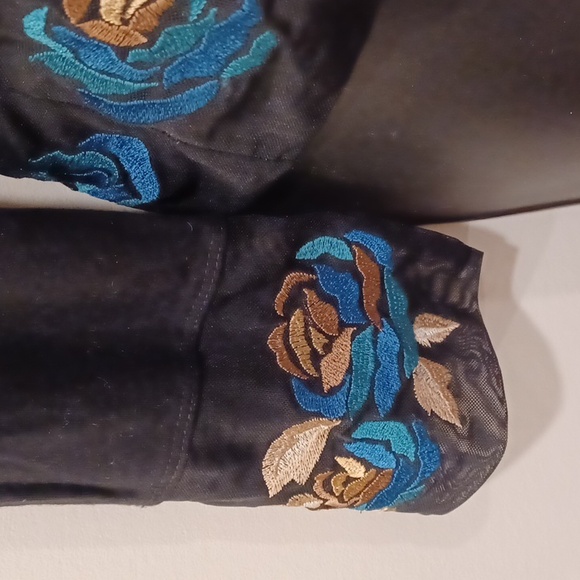 INC Petite Embroidered Floral Trimmed Stretch Top- Sz. SP - Picture 3 of 7